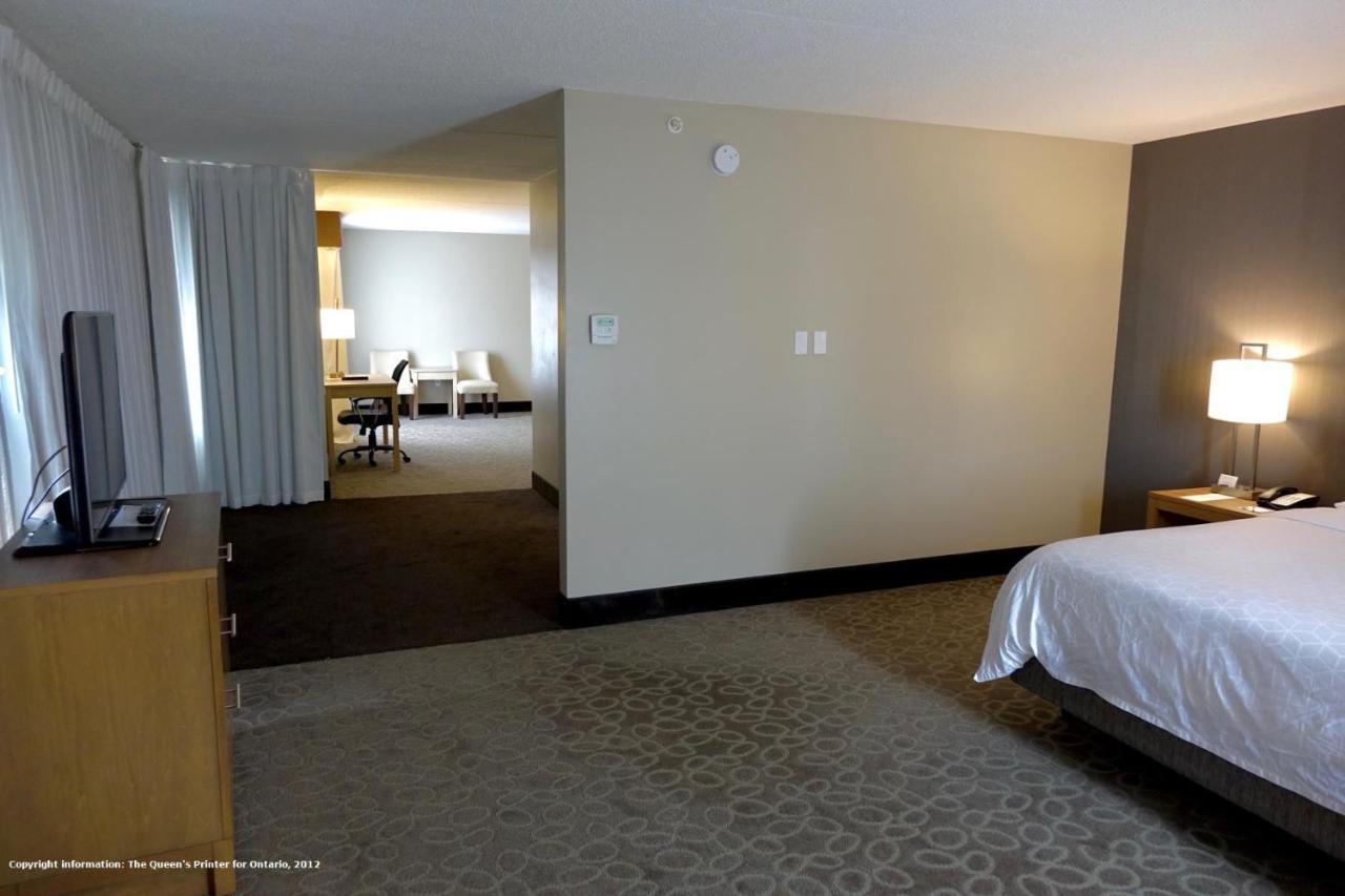 Holiday Inn Express & Suites Oshawa Downtown - Toronto Area By Ihg Dış mekan fotoğraf