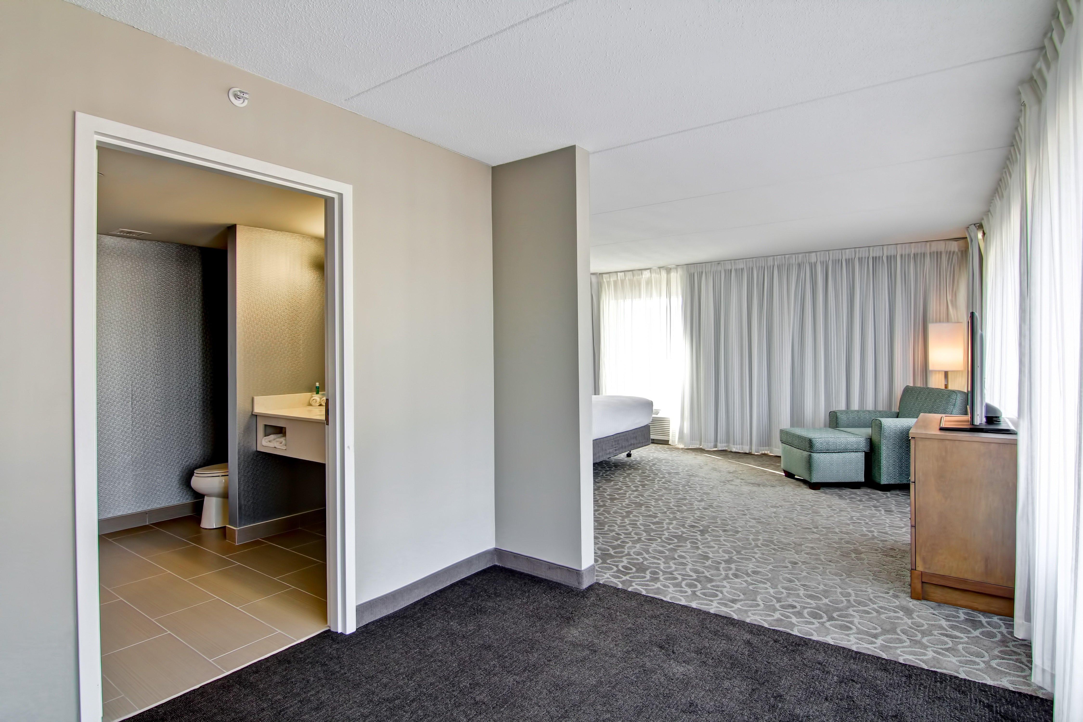 Holiday Inn Express & Suites Oshawa Downtown - Toronto Area By Ihg Dış mekan fotoğraf