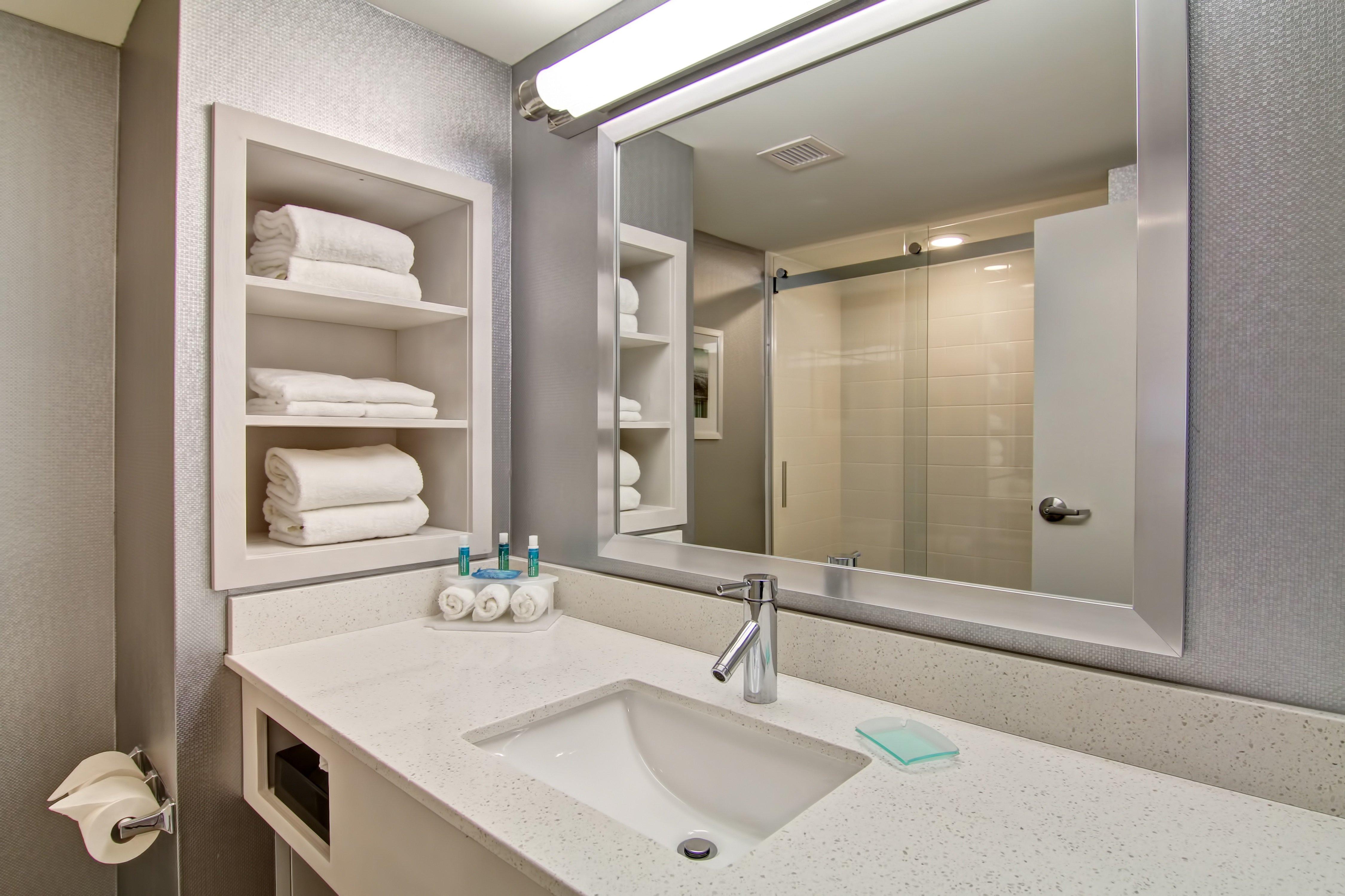 Holiday Inn Express & Suites Oshawa Downtown - Toronto Area By Ihg Dış mekan fotoğraf
