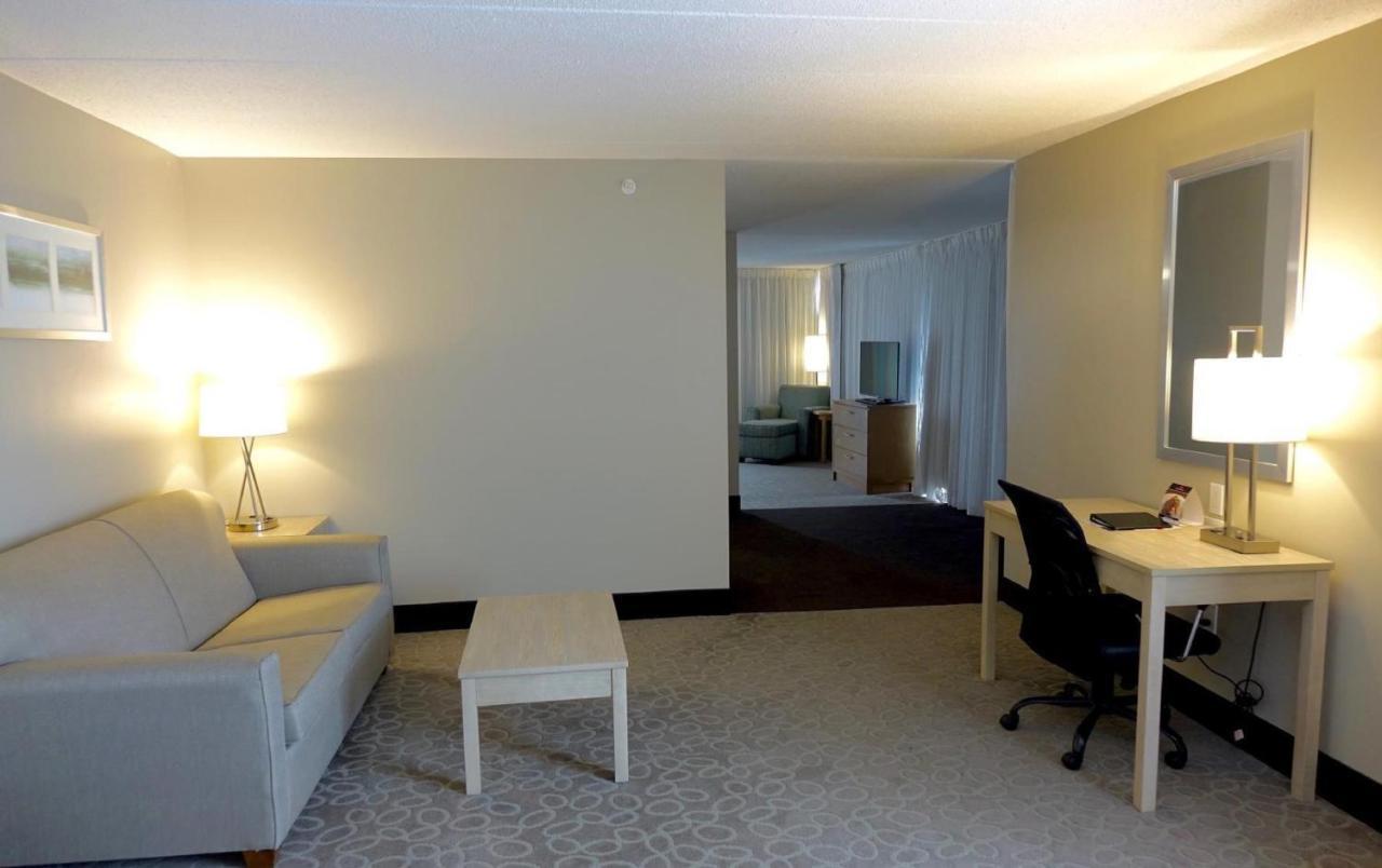 Holiday Inn Express & Suites Oshawa Downtown - Toronto Area By Ihg Dış mekan fotoğraf