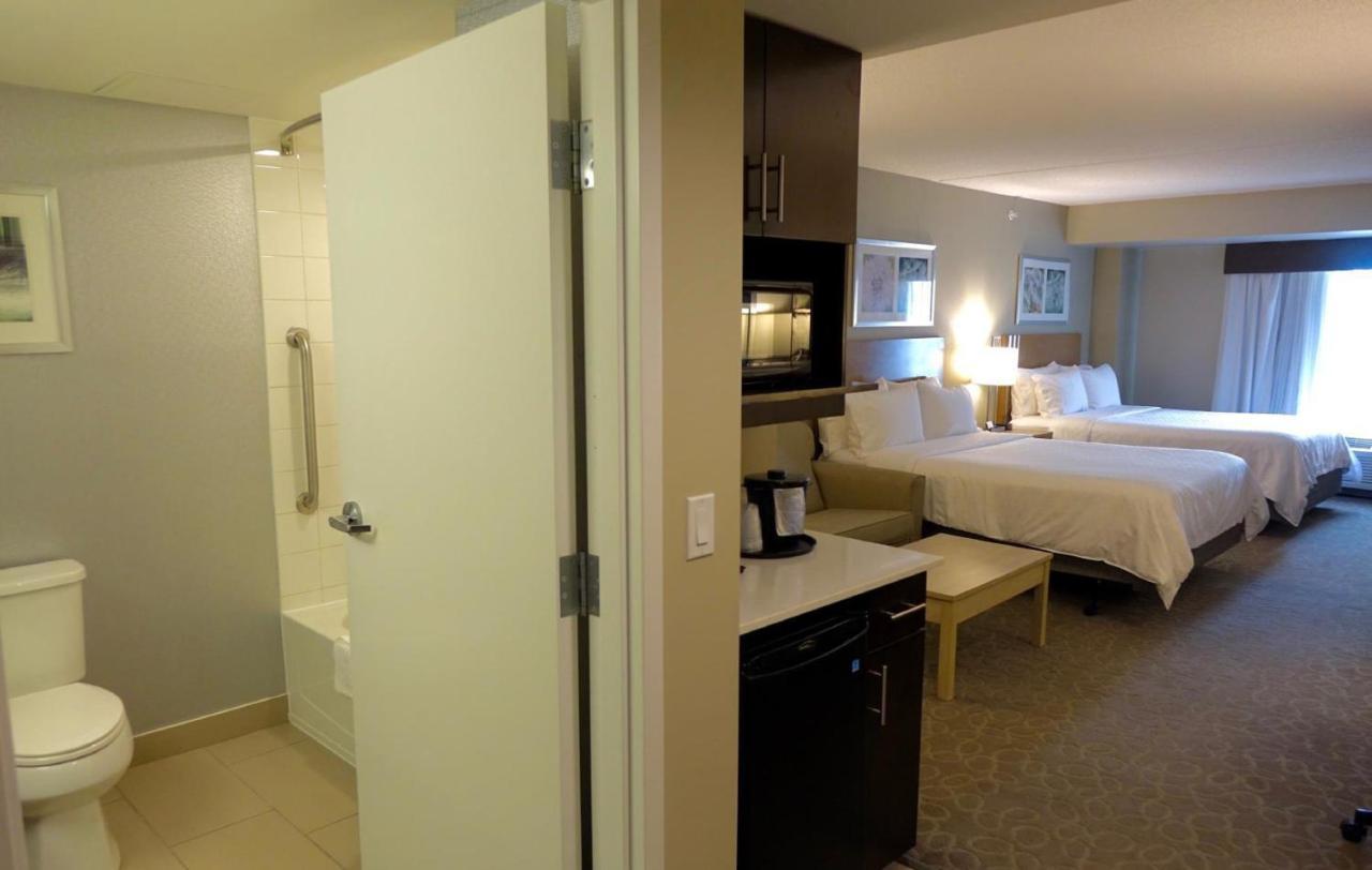 Holiday Inn Express & Suites Oshawa Downtown - Toronto Area By Ihg Dış mekan fotoğraf