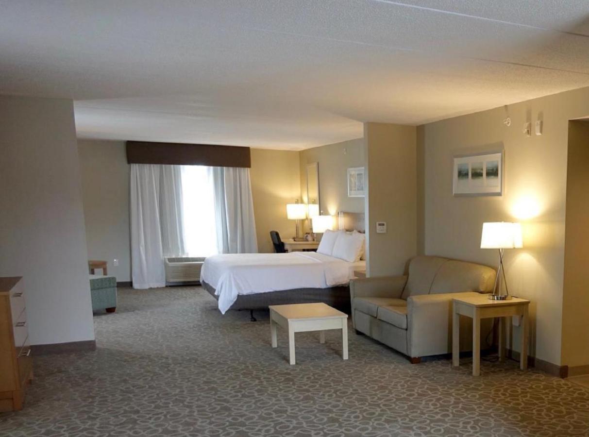 Holiday Inn Express & Suites Oshawa Downtown - Toronto Area By Ihg Dış mekan fotoğraf