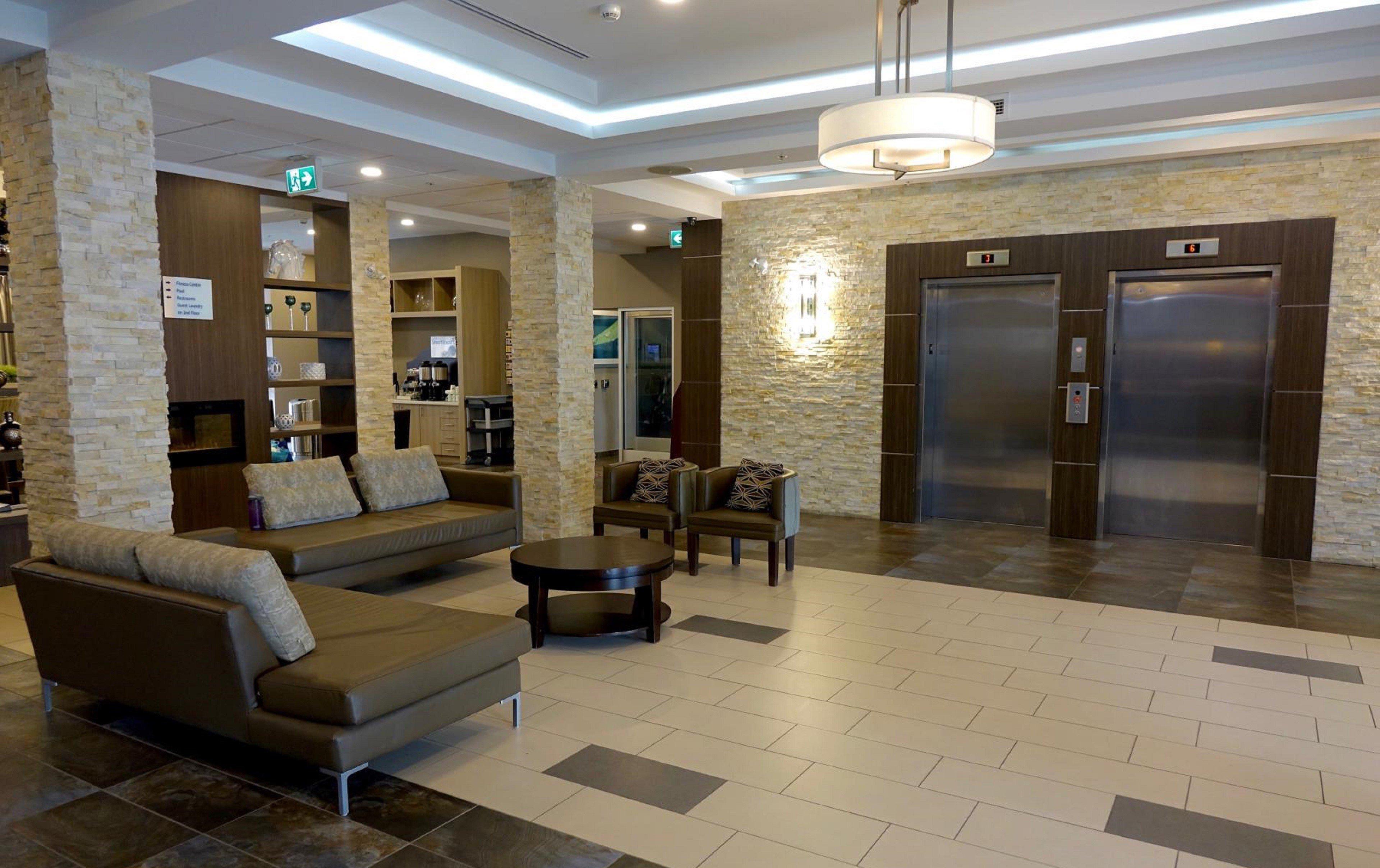 Holiday Inn Express & Suites Oshawa Downtown - Toronto Area By Ihg Dış mekan fotoğraf